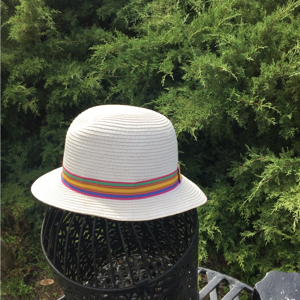 Striped Ribbon Cream Hat - Picture 2 of 8